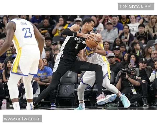 2016季后赛骑士与马刺的巅峰对决回顾与精彩瞬间分析